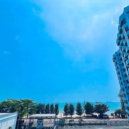 Mutiara Melaka Beach Resort-Rumah Bonda Ohana Exterior photo