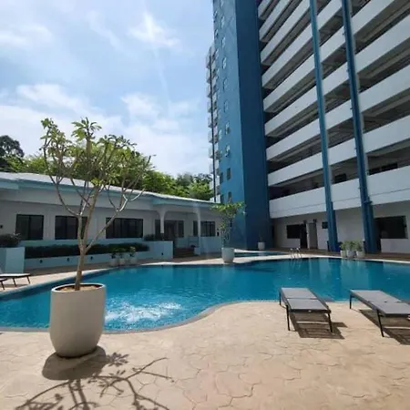 Mutiara Melaka Beach Resort-Rumah Bonda Ohana Exterior photo